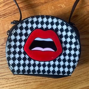 Y2K LIP CHECKERED PURSE